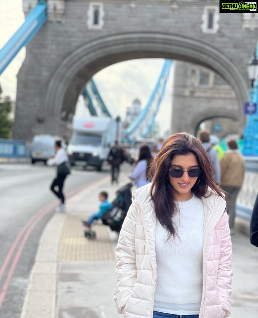 Nidhi Shah Instagram - Hello London 💜✨ London, United Kingdom
