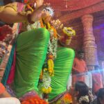 Nidhi Shah Instagram - Went to seek Bappa’s divine blessings at Lal Baug cha Raja. The energy of all devotees combined was surreal to say the least. Taking home Bappa’s blessings and a whole lot of positivity. Thank you for everything Bappa 🙏✨ #GanpatiBappaMorya Wearing- @raw_mango