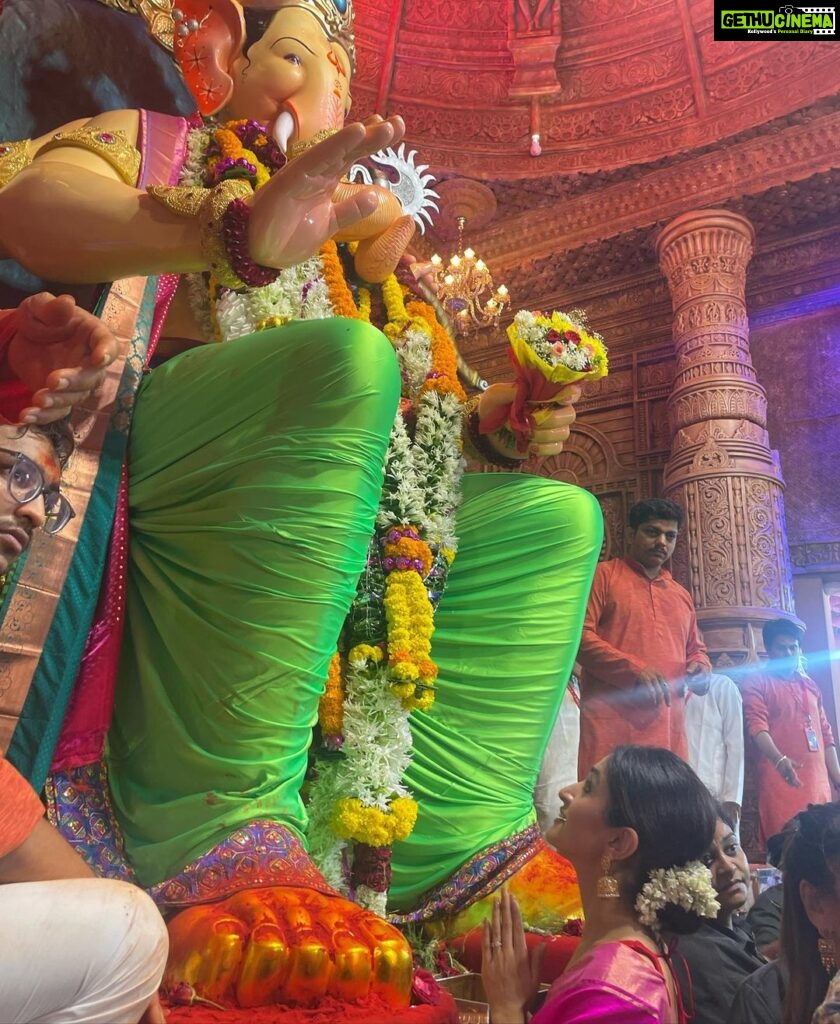 Nidhi Shah Instagram - Went to seek Bappa’s divine blessings at Lal Baug cha Raja. The energy of all devotees combined was surreal to say the least. Taking home Bappa’s blessings and a whole lot of positivity. Thank you for everything Bappa 🙏✨ #GanpatiBappaMorya Wearing- @raw_mango