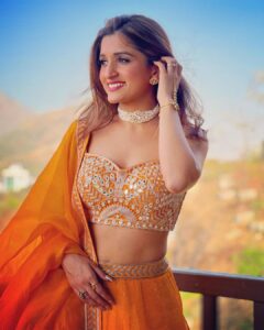 Nidhi Shah Instagram - This colour is everything 🧡 . . Wearing- @arpitamehtaofficial Udaipur - The City of Lakes
