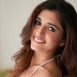 Nidhi Shah Instagram - Love yourself first 💕 . . . . Hair by - @hairstorybyreshma Mua - @hairstorybyreshma