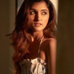 Nidhi Shah Instagram - Wanna feel good. Watch sunset!!!🌸