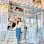 Nidhi Shah Instagram - In love with this place @foreverroselondon 😍❤️✨ . . . . #dubai #vacation #vacationmode ❤️ Forever Rose Cafe