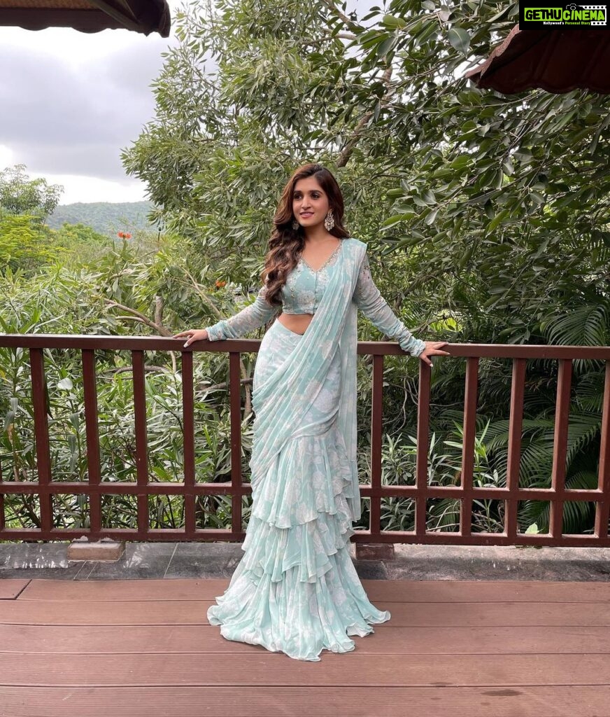 Nidhi Shah Instagram - Wherever life plants you bloom with grace 🌸✨ . . Hair and makeup by - @nishachandnanii Outfit by - @bhartis_mumbai Styledby- @akankshakawediastyle Jewerally- @minerali_store . Udaipur - The City of Lakes
