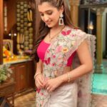 Nidhi Shah Instagram - She sees in black and white thinks in grey and loves in colour🤍 . . . . 📸 - @anagha_bhosale Film City