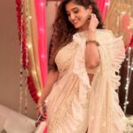 Nidhi Shah Instagram – A little dose of Kinjal ✨💕
.
.
.
📸 – @anagha_bhosale 🤗
#sareelove #weddingseason #allwhite #indianwedding #kinjaldave #kinjal #anupamaa @starplus