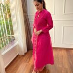 Nidhi Shah Instagram - Do it with all your heart 🌸 . . Happy new year everyone 💫🪔✨ #festivevibes #diwali2021 🪔✨❤️ . . 👠 - @fizzygoblet