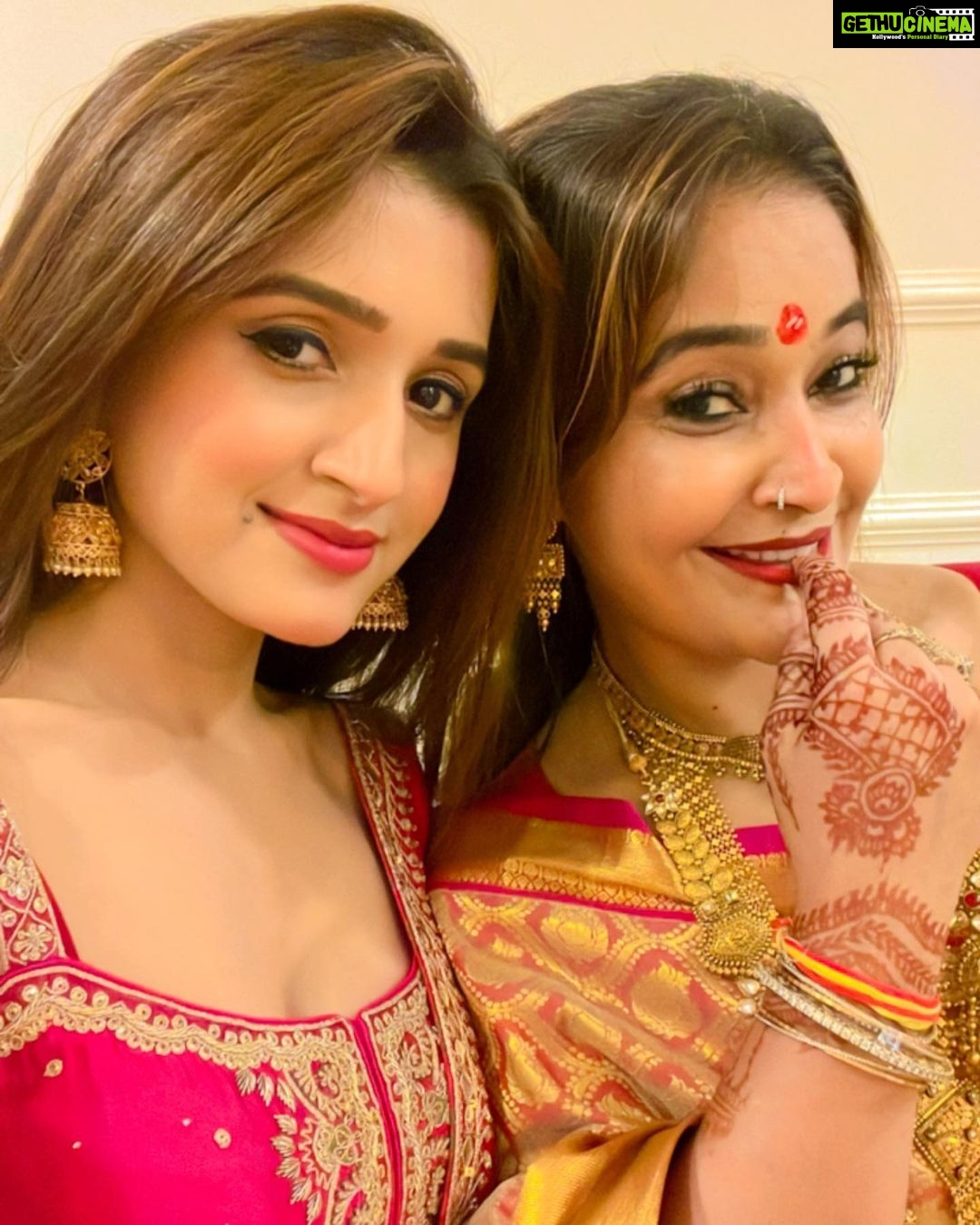 Nidhi Shah Instagram - The light of my life 🪔❤️✨💫