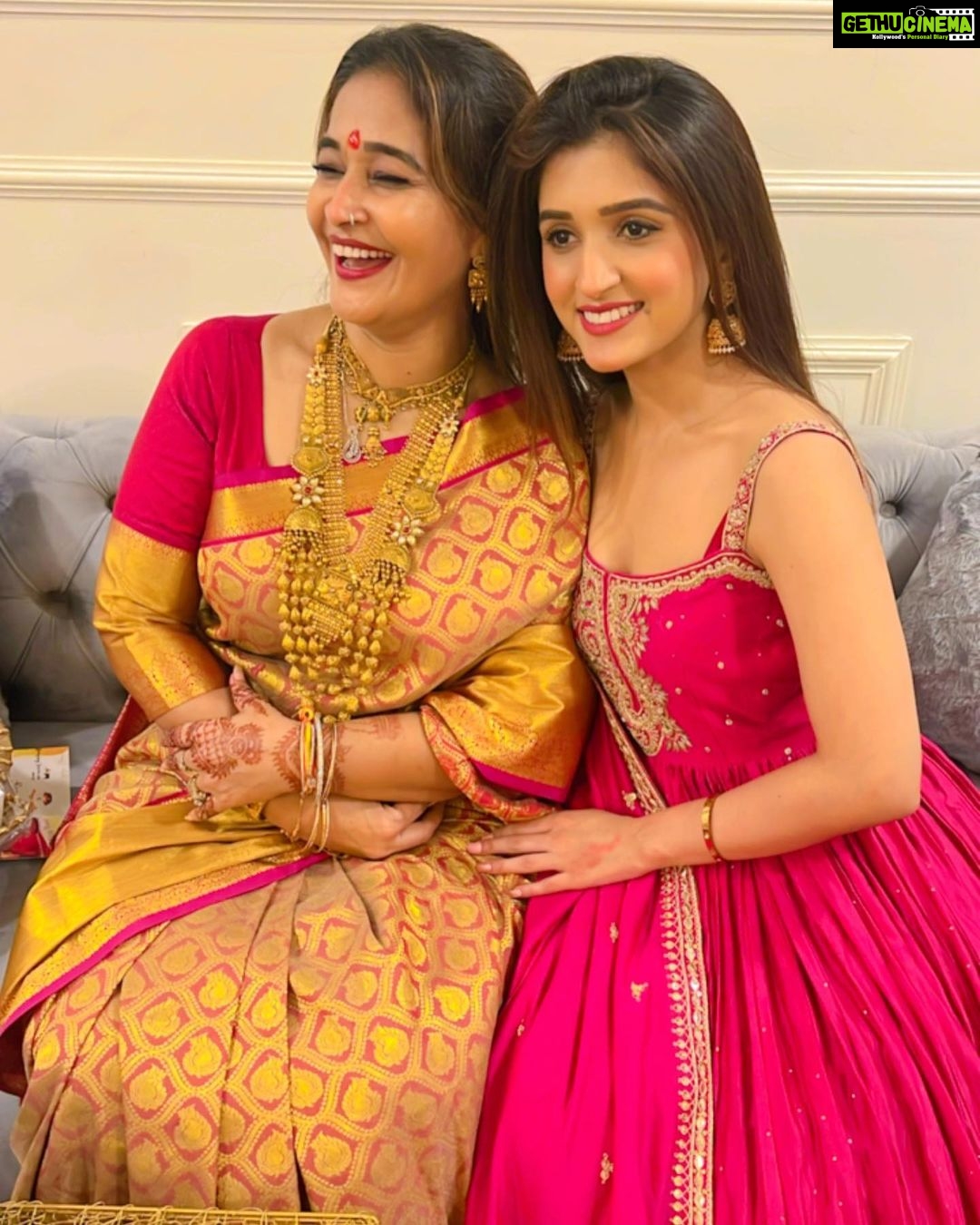 Nidhi Shah Instagram - The light of my life 🪔❤️✨💫
