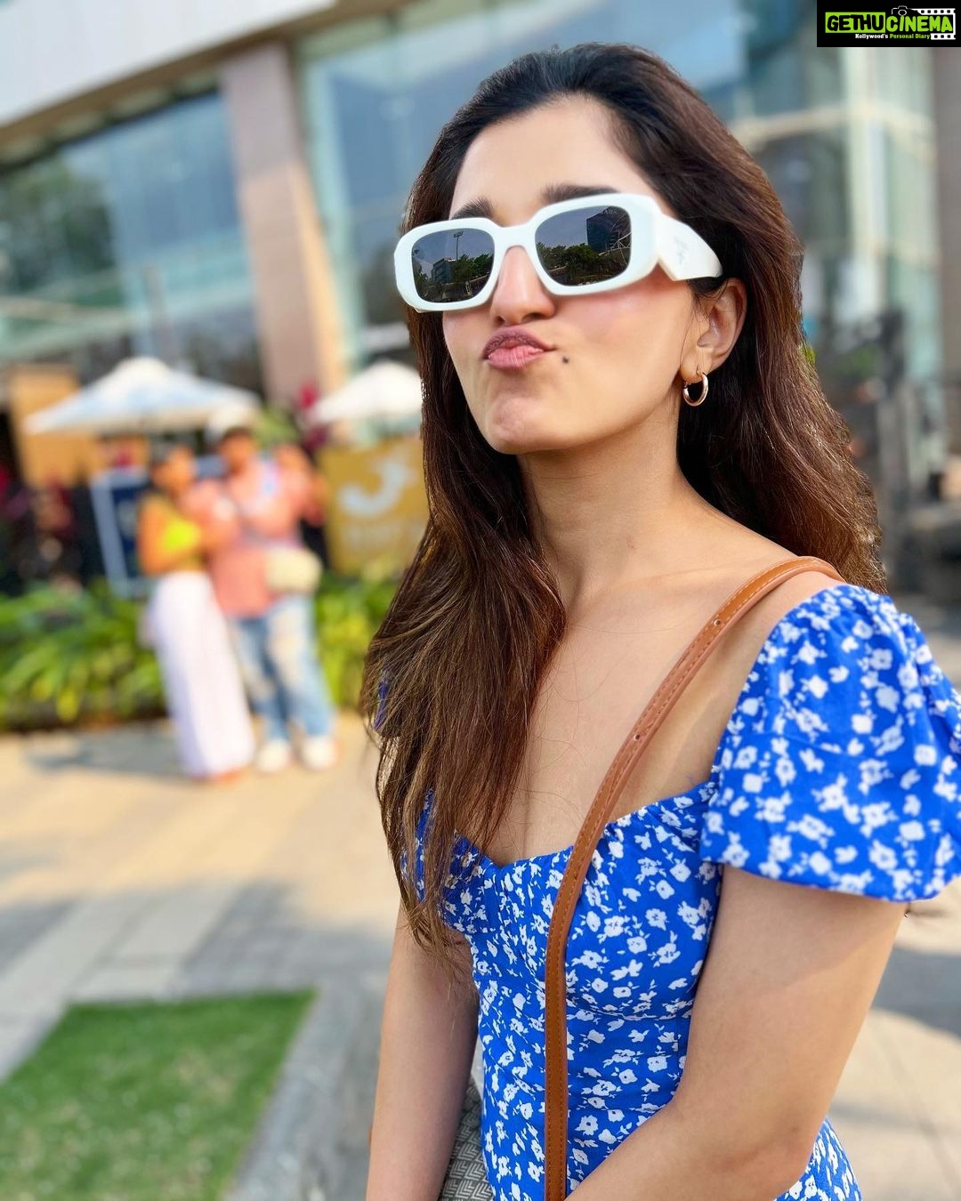 Nidhi Shah Instagram - Bright sunny Sunday afternoon ✨🌸