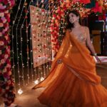 Nidhi Shah Instagram - Highly considering going to the craft store and turning these pictures into a scrapbook ❤️🥰 A sneak peek into ketki and rushad’s mehendi function 🤩 . . #throwback #mehendi #bestnight #fun #anupamaa #family #wedding #love