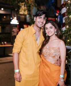 Nidhi Shah Instagram - Highly considering going to the craft store and turning these pictures into a scrapbook ❤️🥰 
A sneak peek into ketki and rushad’s mehendi function 🤩 
.
.

#throwback #mehendi #bestnight #fun #anupamaa #family #wedding #love