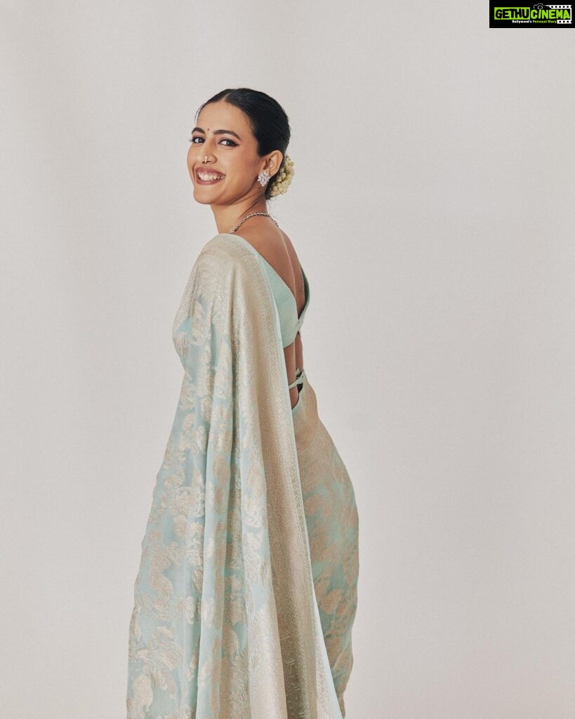 Niharika Konidela Instagram - Just another day that I was happy :) . Shot by @thejaswi_tanneru for @arifminhaz Styled by my ever fav duo @ashwin_ash1 & @hassankhan_3 Asst by - @stylebyannapurna Saree - @shantibanaras @elevate_promotions