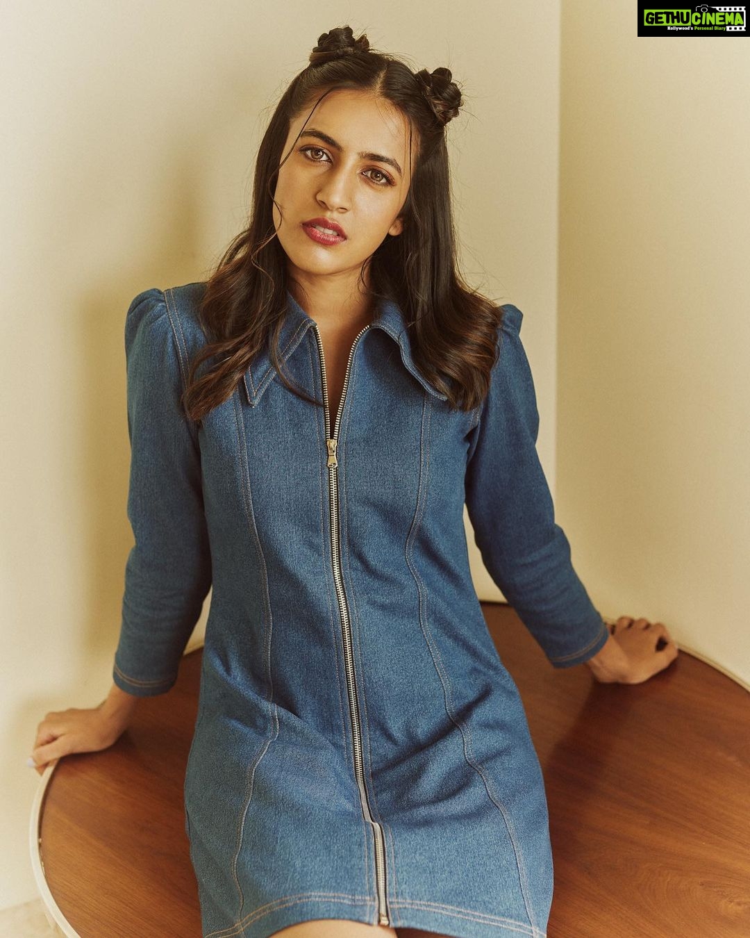 Niharika Konidela Instagram - Space buns for the win! 🚀🧑🏽🚀 . Styled by @prashantiramesh Clicked by @arifminhaz HMU @ravi_pasupuleti @makeuphairbyrahul Outfit @ri.dg.ed #deadpixelsonhotstar