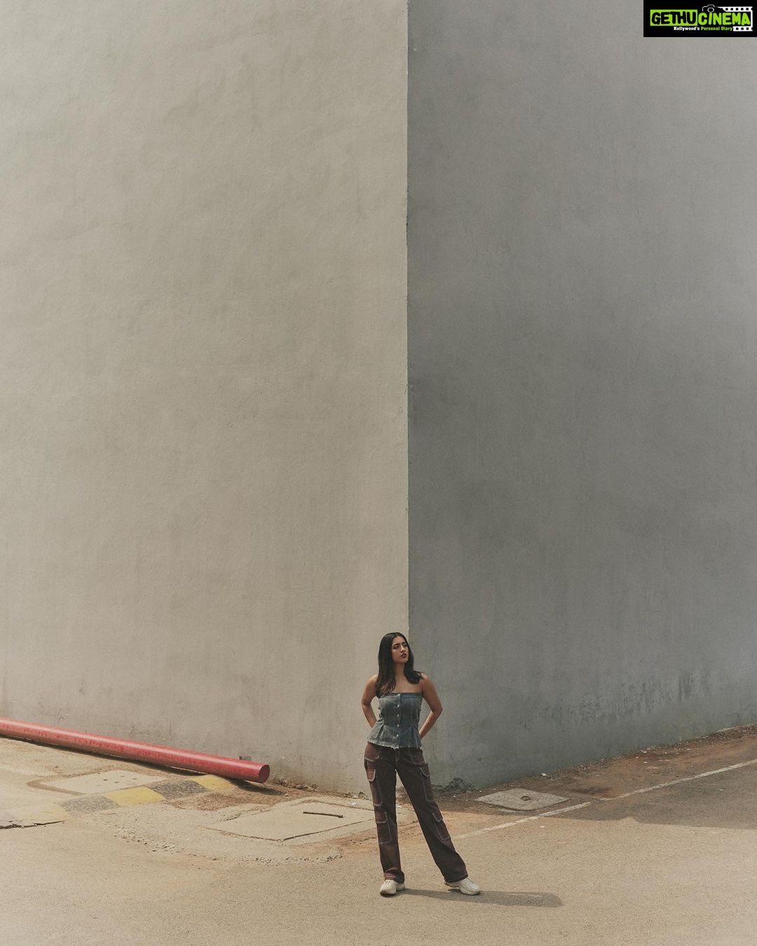 Niharika Konidela Instagram - Out in the corner, but no pouring rain . @prashantiramesh @ri.dg.ed @arifminhaz @gucci @ravi_pasupuleti @nookesh.malla
