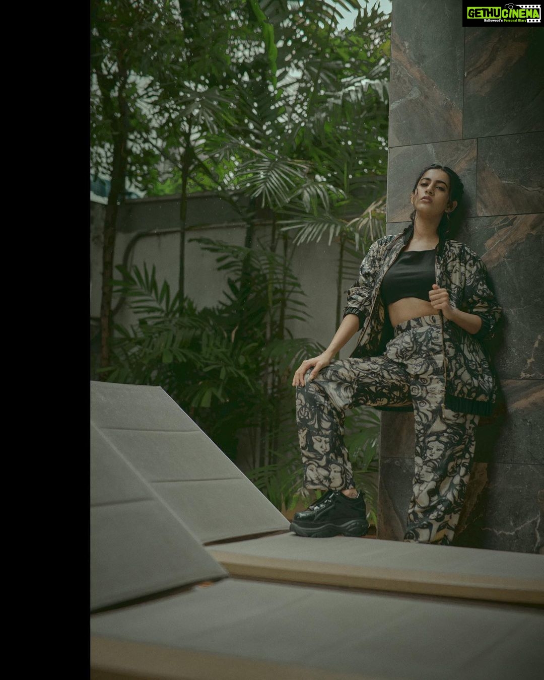 Niharika Konidela Instagram - Keepin’ the drip alive with @prashantiramesh @whencut_goddamn @arifminhaz @thimmappa180 @buffaloshoes