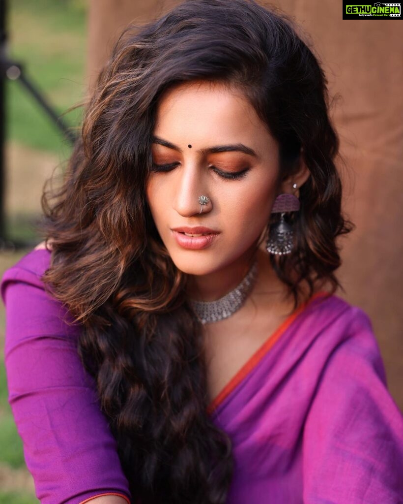 Niharika Konidela Instagram - In a sunset state of mind.. 🌤️ . Clicked by @pranav.foto Wearing @suta_bombay Styled by @rashmitathapa Assisted by @aishwarya128 Accessories @spillthebead Makeup @makeuphairbyrahul Hair @ravi_pasupuleti