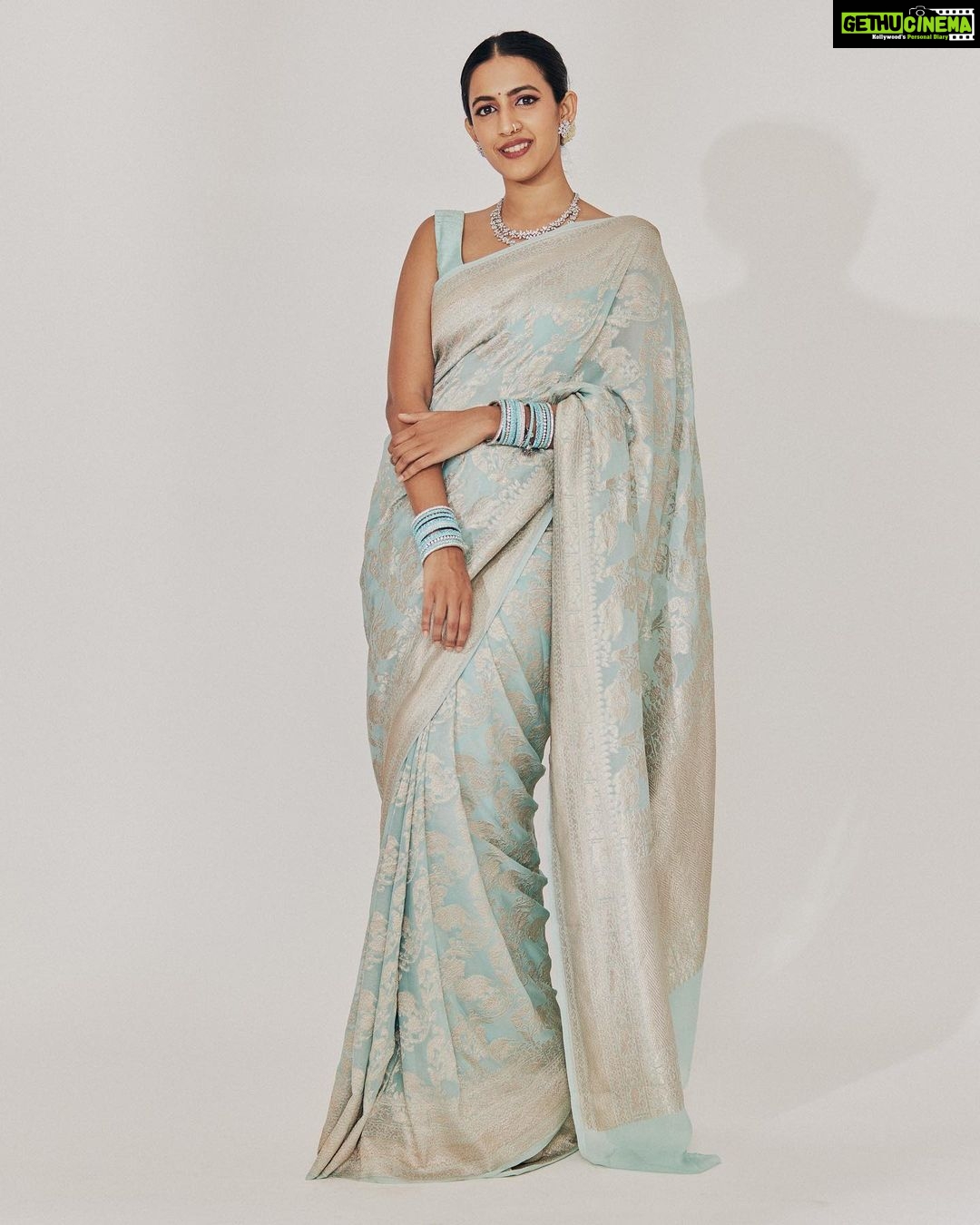 Niharika Konidela Instagram - Just another day that I was happy :) . Shot by @thejaswi_tanneru for @arifminhaz Styled by my ever fav duo @ashwin_ash1 & @hassankhan_3 Asst by - @stylebyannapurna Saree - @shantibanaras @elevate_promotions