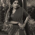 Niharika Konidela Instagram - Retro much..? . @pranav.foto @rashmitathapa @ravi_pasupuleti @makeuphairbyrahul @sunnybond @varahi_couture