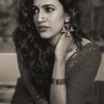 Niharika Konidela Instagram - 🧡 . @pranav.foto @rashmitathapa @makeuphairbyrahul @ravi_pasupuleti @sunnybond