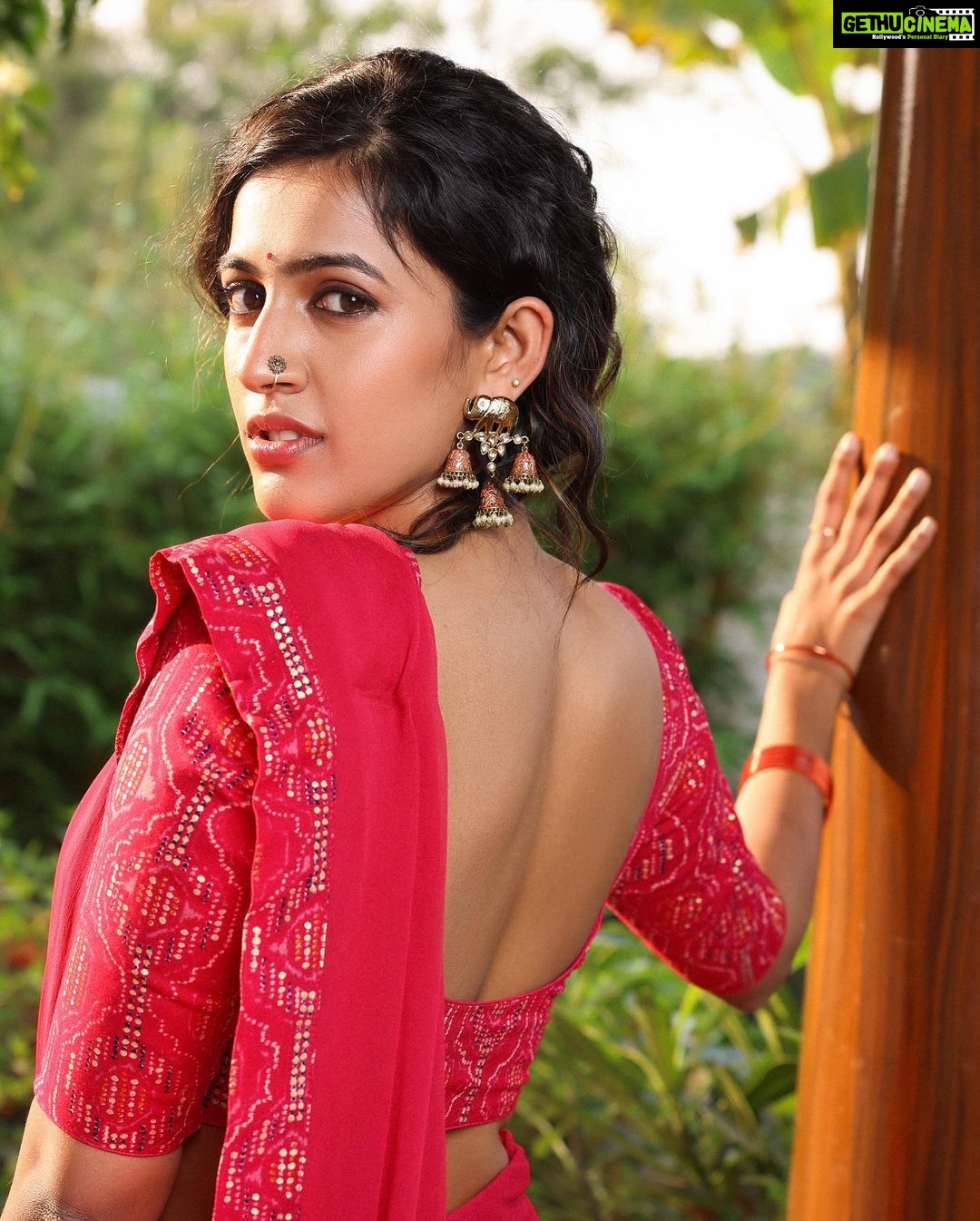 Niharika Konidela Instagram - 🧡 . @pranav.foto @rashmitathapa @makeuphairbyrahul @ravi_pasupuleti @sunnybond