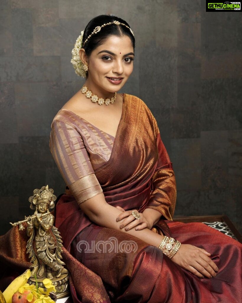 Nikhila Vimal Instagram - Vishu 🌼🍃🌱🌞 @vanithamagazine @nikhilavimalofficial photo @sreekanth_kalarickal Makeup @femy_antony__ Costume @ektha.prescilajosephchugath Jewellery @pureallure.in Styling @styledbysmiji Colour grading @michaelaerthedathu Location @hotelgrandeiris