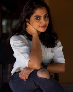 Nikhila Vimal Instagram - Hey how u doin?? 😉😉😉

#turningayearolder #gratitudeforeverything #thankyou❤️
