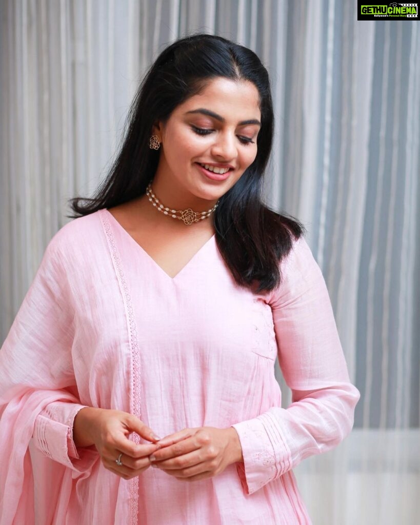 Nikhila Vimal Instagram - Keep a little fire burning; however small,however hidden 💕 #followyoursoul @zuleiha_by_shehazeen @femy_antony__ @pranavraaaj @silver_andsalt @arjun_vasudevs