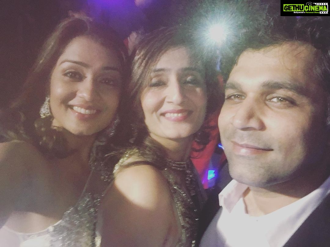 Nikita Thukral Instagram - December chills #happy#beautiful #weddingseason #christmasvibes