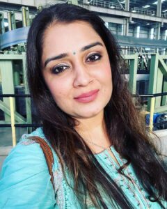 Nikita Thukral Instagram - Being deeply loved by someone gives u strength ,while loving someone deeply gives u courage. 💛