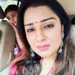 Nikita Thukral Instagram - Before and after the function is over. @jasmyrra_nikitamago @tinapuga @#tinasharmagayi
