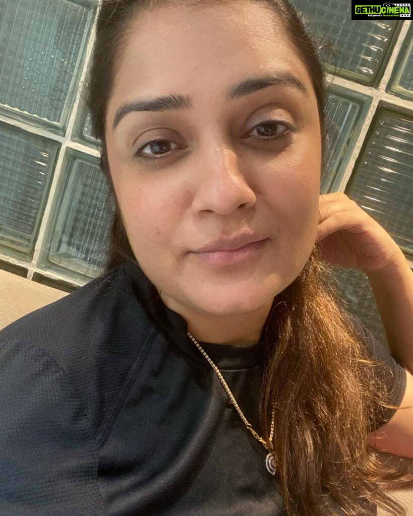 Nikita Thukral Instagram - Post workout goal. Time to get back in shape count down begins. 😍🤣💛