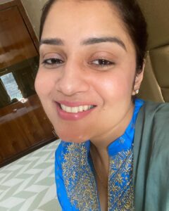 Nikita Thukral Instagram - The world is full of magic things,patiently waiting for our senses to grow sharper and wise. 💛#bluesuit #jasmyrraofficial #jasmyrracreations #love#deceber2022 
#indianwearlove #actresslife #beauty #photooftheday #trneding ##viral #selfiequeen #happy