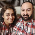 Nikita Thukral Instagram - Merry Christmas to everyone #christmas #celebration #celebrity #december #holidayseason @gagandeepsinghmago @jasmyrra_nikitamago #twinning #twinningwithmommy