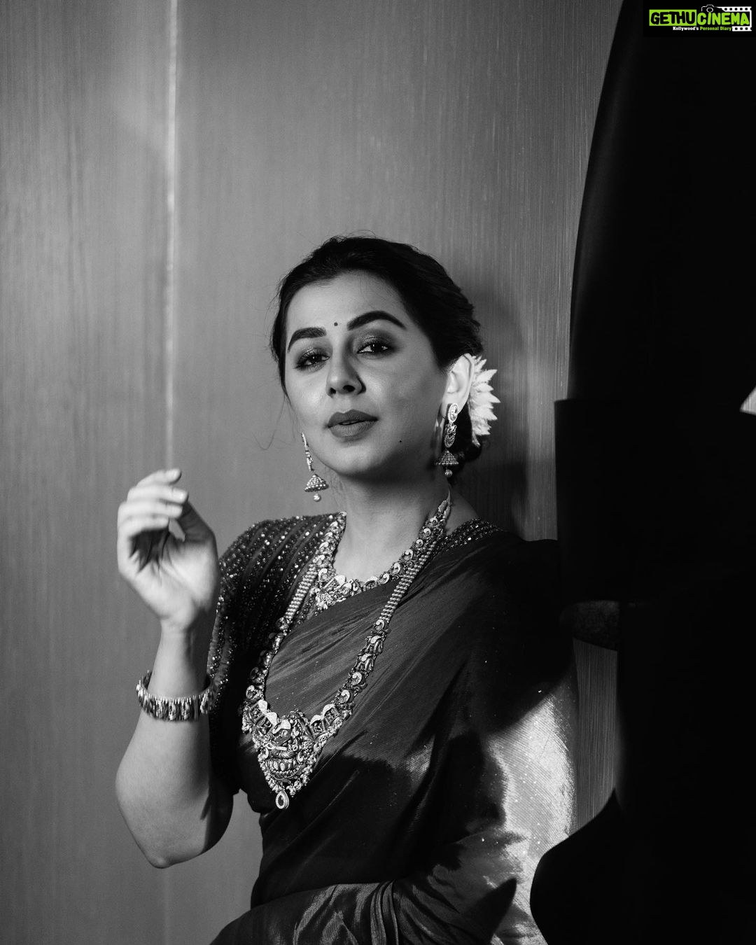 Nikki Galrani - 201.6K Likes - 🦚🦚🦚
Outfit by @anjushankarofficial
Jewellery by @josalukkas
Make up & Hair by @teejays_artistry
Shot by @team_apdeep ✨