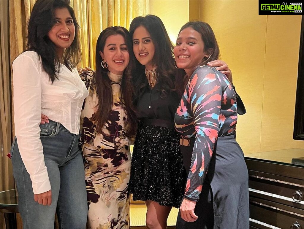Nikki Galrani Instagram - Thank you for all the birthday love & sweet wishes you guys sent my way ♥️ Truly Grateful for all of you 😘♥️ Here’s a sneak peak of some lovely moments i had with my peeps ♥️ P.S : My apologies I couldn’t response to all the msgs /posts but I did see & read them & it brought the biggest smile on my face 😬