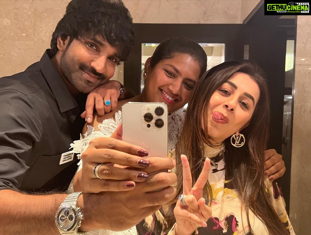 Nikki Galrani Instagram - Thank you for all the birthday love & sweet wishes you guys sent my way ♥️ Truly Grateful for all of you 😘♥️ Here’s a sneak peak of some lovely moments i had with my peeps ♥️ P.S : My apologies I couldn’t response to all the msgs /posts but I did see & read them & it brought the biggest smile on my face 😬