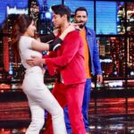 Nikki Tamboli Instagram - Suna hai bohot miss kar rahe ho mujhe.. Aa rahi hu mein aap sabke ghar aapko hasane aur Dilon pe raaj karne bohot jald #entertainmentkiraathousefull 15th April se Raat 10pm only on @colorstv #nikkitamboli #nikkians #pranik #arjunikki💕💝 #rubinik