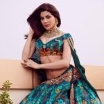 Nikki Tamboli Instagram - A touch of spring🍃🍂🍁 . . . . . . . . . . . . WV CEO: @itsme_daksh Stylist: @sshorewala Team WV: @farvi_wadhwa Outfit: @guldavari_one Jewellery: @purple_tresor Photographer: @theguywithacanon Hair and Make Up: @ankitamanwanimakeupandhair Assistant photographer: @shardultikone Lighting team: @aniljaiswal_ Location: @novotelmumbaiairport Styling Assistant : @stylistshikhar @styledbykashishmutha Artist PR: @shimmerentertainment . . . . . . #weddingvows #vibes #floral #nikkitamboli 💚💚💚💚