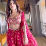 Nikki Tamboli Instagram - Veh alag he taur hundi saadi….💕⚡️ . . . . . . . . . . . . Hair: @sunny_hairr Outfit: @silkybindraofficial Accessories: @amrelijaipur . . #lucknow #promotion #nikkitamboli