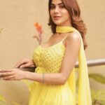 Nikki Tamboli Instagram - 🧁 . . . . . . . . . . . . . . #nikkitamboli #yellow #indian #love #happiness