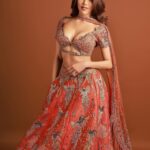 Nikki Tamboli Instagram - “I give’em goosebumps every time🧡 . . Magazine: @culturedwedding Managing Editor: @yadav_manjeet Business Head: @divyanijain1925 Photographer: @amitkhannaphotography Styled by: @stylingbyvictor @sohail__mughal___ Assisted by: @janvijain123 Make-up: @makeupbyrishabk Hair: @hairstylist_jennny Outfit: @sulakshanamonga Jewellery: @nehbynehaparmar Location: @maximusstudiomumbai Artist PR: @shimmerentertainment Co-ordinated by: @nadiiaamalik . . #nikkitamboli #culturedwedding #culturedweddingmagazine