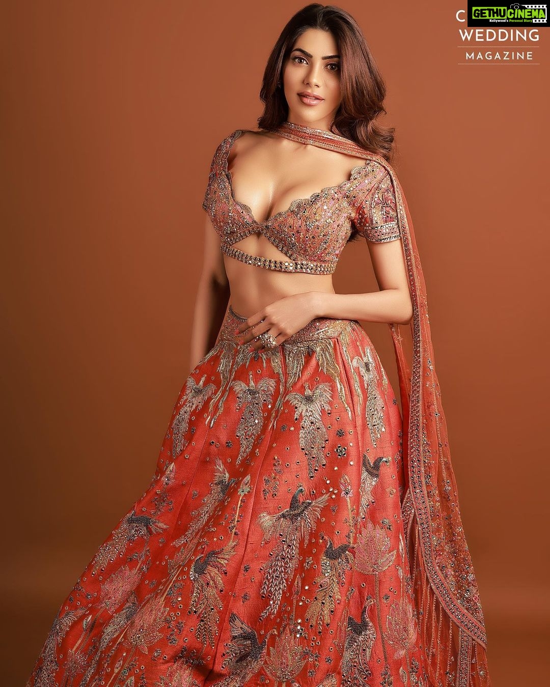 Nikki Tamboli Instagram - “I give’em goosebumps every time🧡 . . Magazine: @culturedwedding Managing Editor: @yadav_manjeet Business Head: @divyanijain1925 Photographer: @amitkhannaphotography Styled by: @stylingbyvictor @sohail__mughal___ Assisted by: @janvijain123 Make-up: @makeupbyrishabk Hair: @hairstylist_jennny Outfit: @sulakshanamonga Jewellery: @nehbynehaparmar Location: @maximusstudiomumbai Artist PR: @shimmerentertainment Co-ordinated by: @nadiiaamalik . . #nikkitamboli #culturedwedding #culturedweddingmagazine