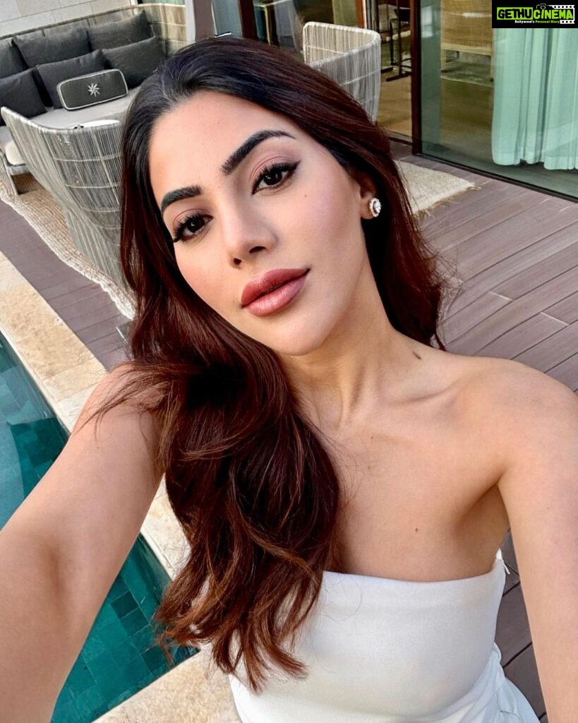 Nikki Tamboli Instagram - Hello Dubai 🥵 Bulgari