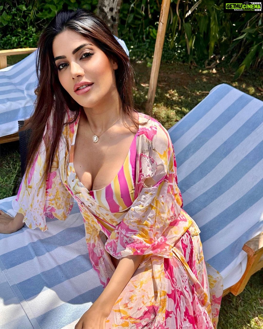 Nikki Tamboli Instagram - Take it easy💝 . . . . . . . . . . . . 👙 @mandirawirkhq Jewellery: @vini_jewels . . #tanned #sunkissed #goa #beachvibes #minivacay ❣️