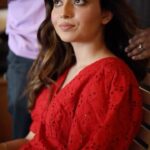 Nimrat Khaira Instagram - JUST WATCH ME SHINE 🌟💛