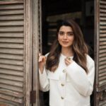 Nimrat Khaira Instagram - TRUST THE MAGIC OF BEGINNING 💛🌟 Photographer & Creative Director @bharat_rawail Styled by @jinalpnagda Earrings @kraftsmiths Rings @aulerthofficial @echoaccessories_ Shoes @oceedeeshoes Makeup @passirajan Execution Team @brownstudios1
