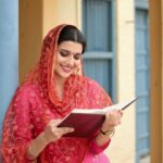 Nimrat Khaira Instagram - ਜੋੜੀ enter krchuki Second week ch ,Tuhade pyaar li sab da teh dillon shukriya 🙏🏻 Jina aje nhi dekhi aa ,dekh k aao jrur ♥️♥️ te apne vichar jroor pesh kreo 😍 #SitaraKamaljot 📸@dashmesharts