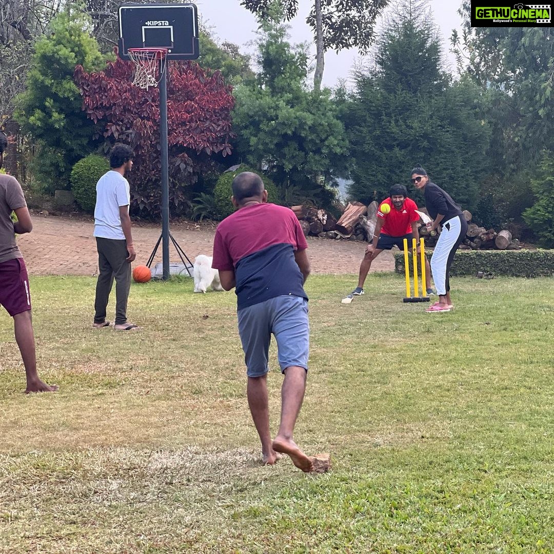 Niranjani Ahathian Instagram - 6IXER😜…. 🏏