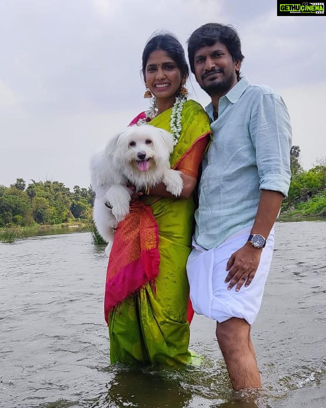 Niranjani Ahathian Instagram - ♥️♥️♥️ #pongal #memeries #lovelyexperince #kovil #family